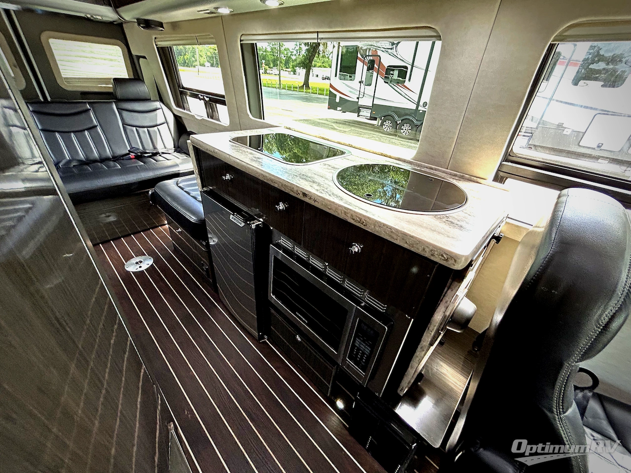 2015 Airstream Interstate 3500 Photo 6