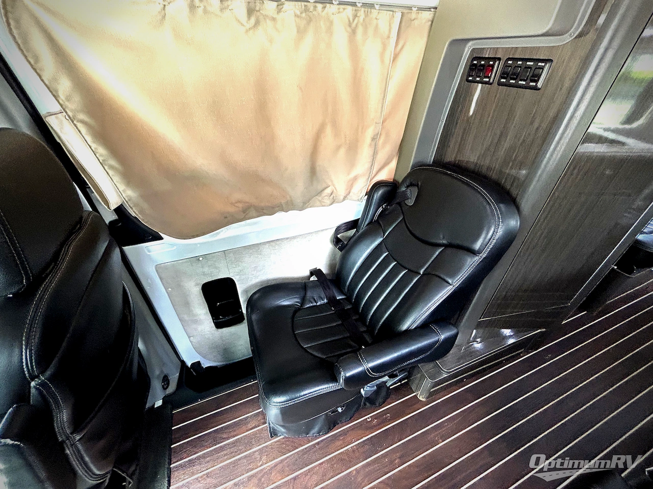 2015 Airstream Interstate 3500 Photo 11