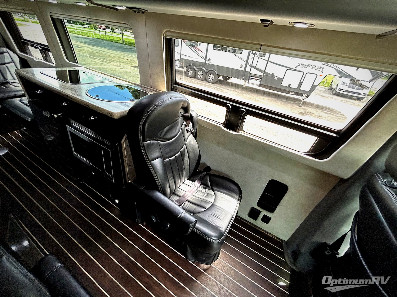 2015 Airstream Interstate 3500 Photo 12