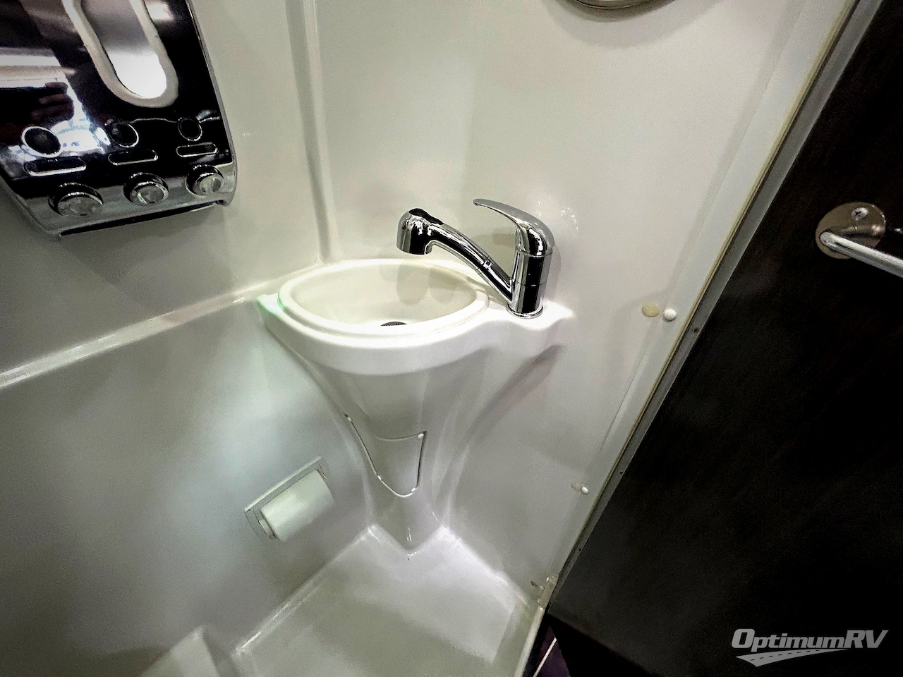 2015 Airstream Interstate 3500 Photo 15