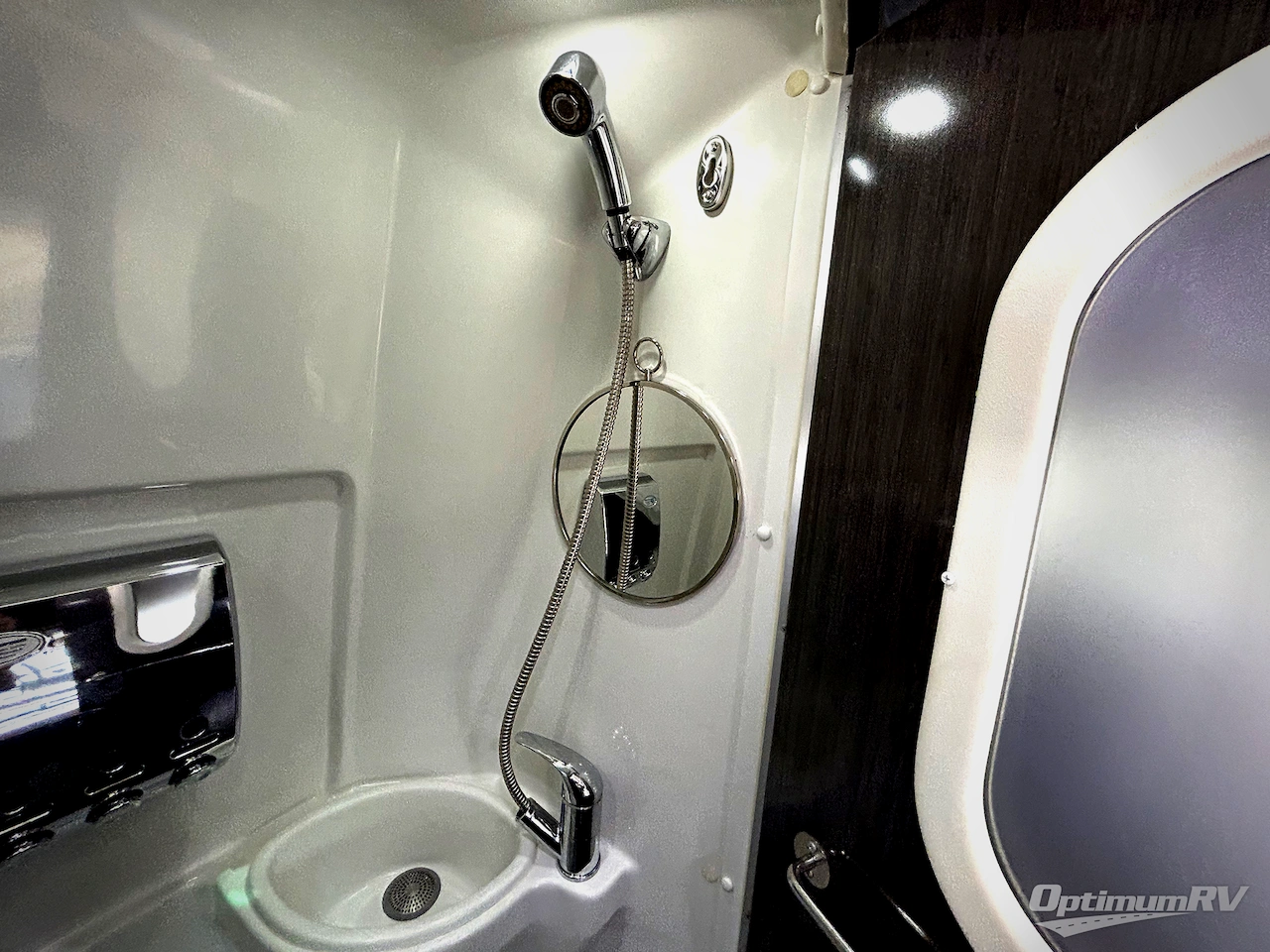 2015 Airstream Interstate 3500 Photo 16