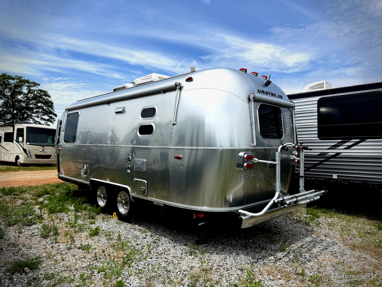 2021 Airstream Globetrotter 23FB Photo 3