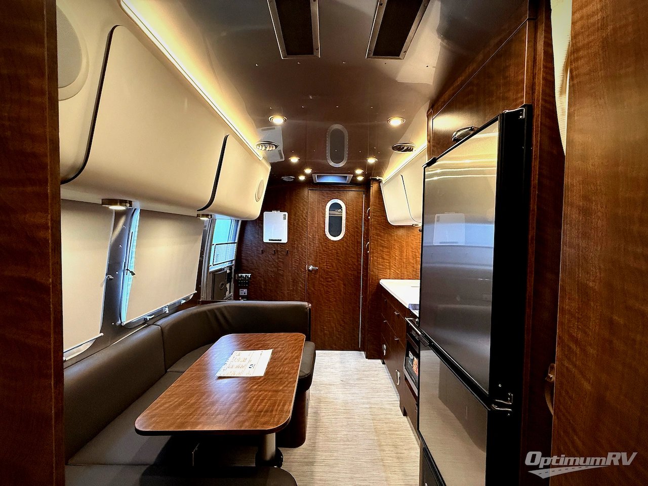 2021 Airstream Globetrotter 23FB Photo 6