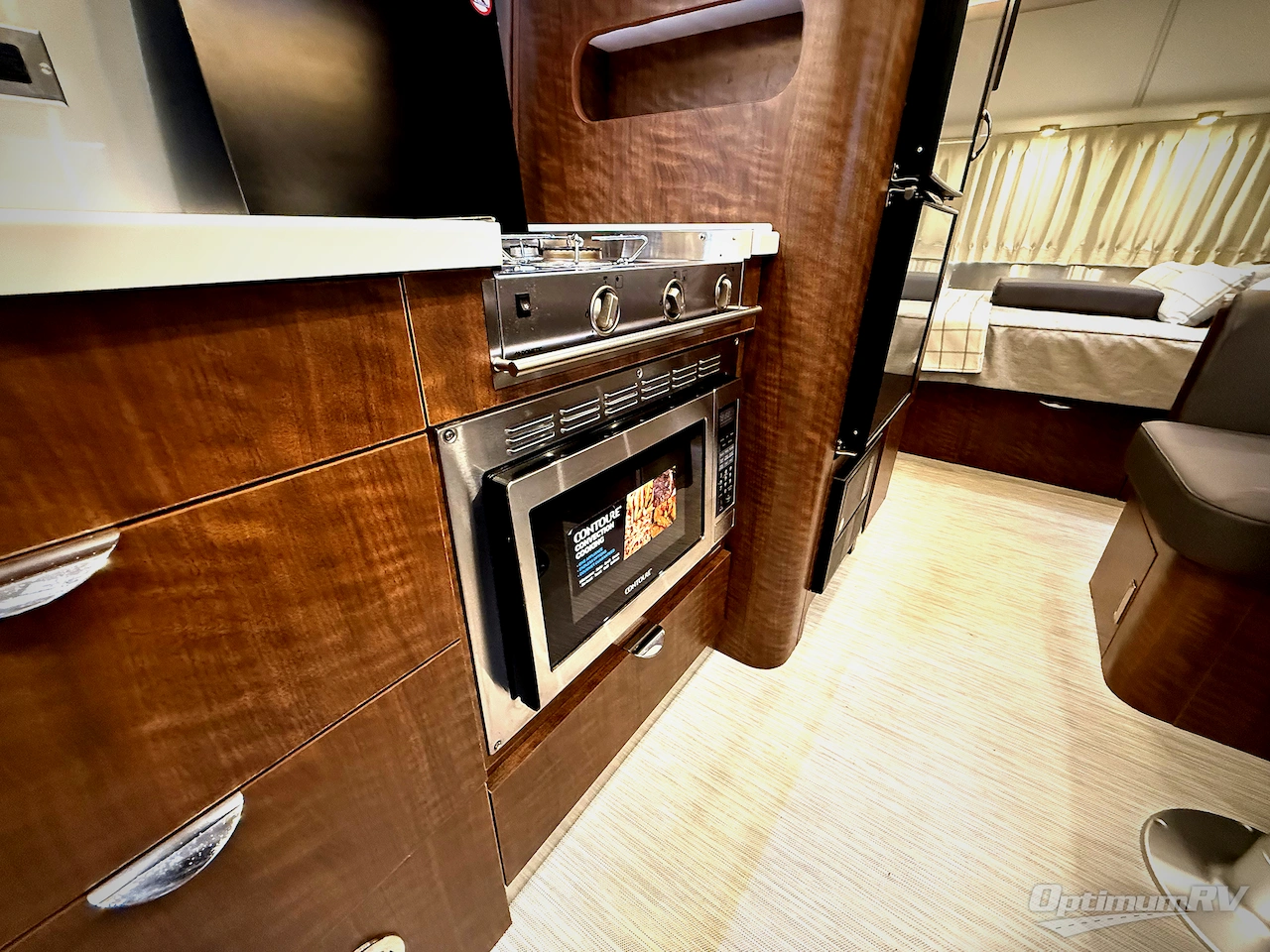 2021 Airstream Globetrotter 23FB Photo 15