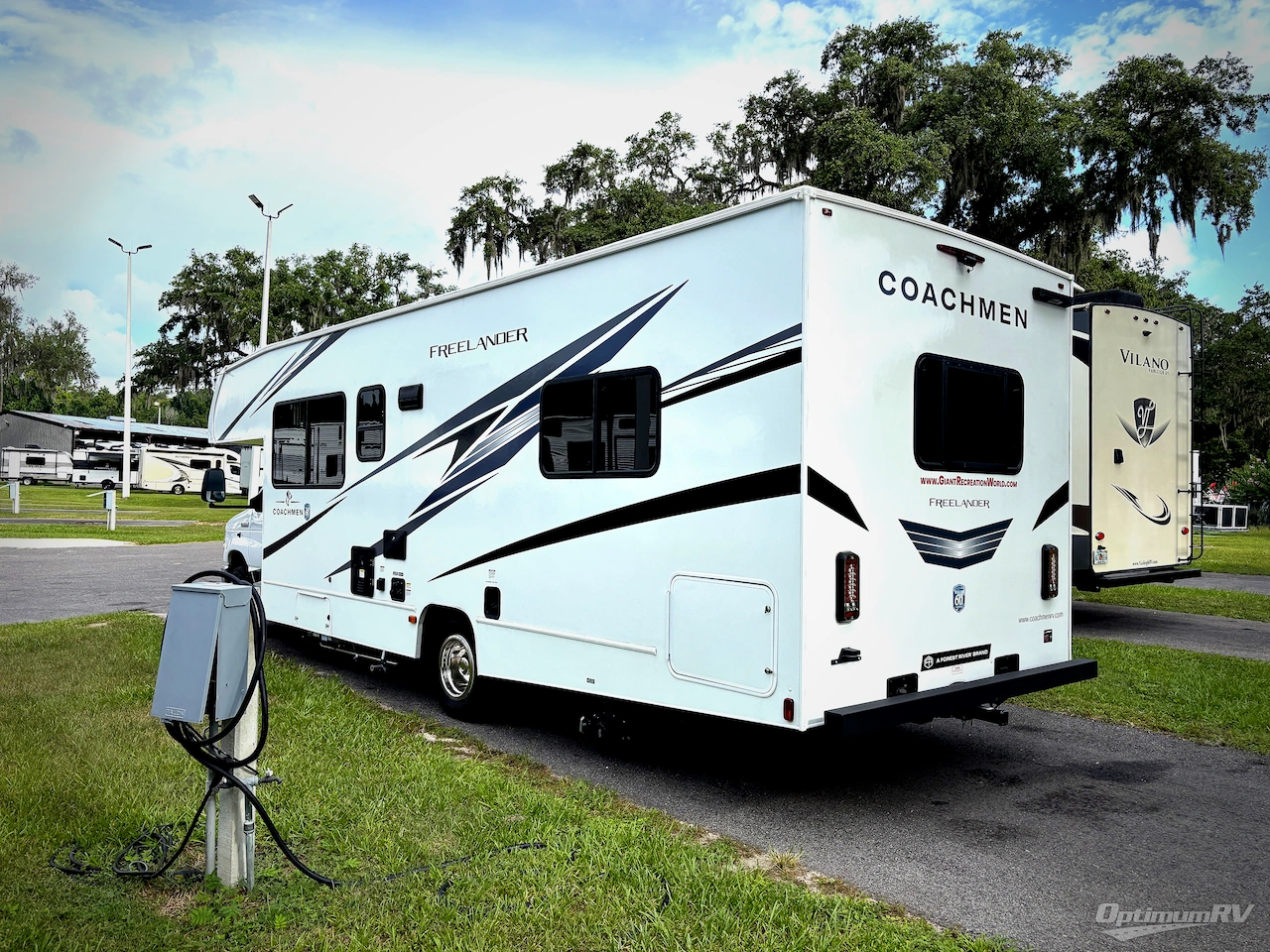 2025 Coachmen Freelander 27QB Photo 3