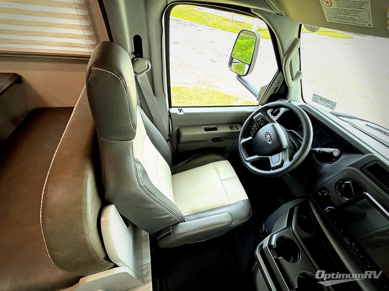 2025 Coachmen Freelander 27QB Photo 7