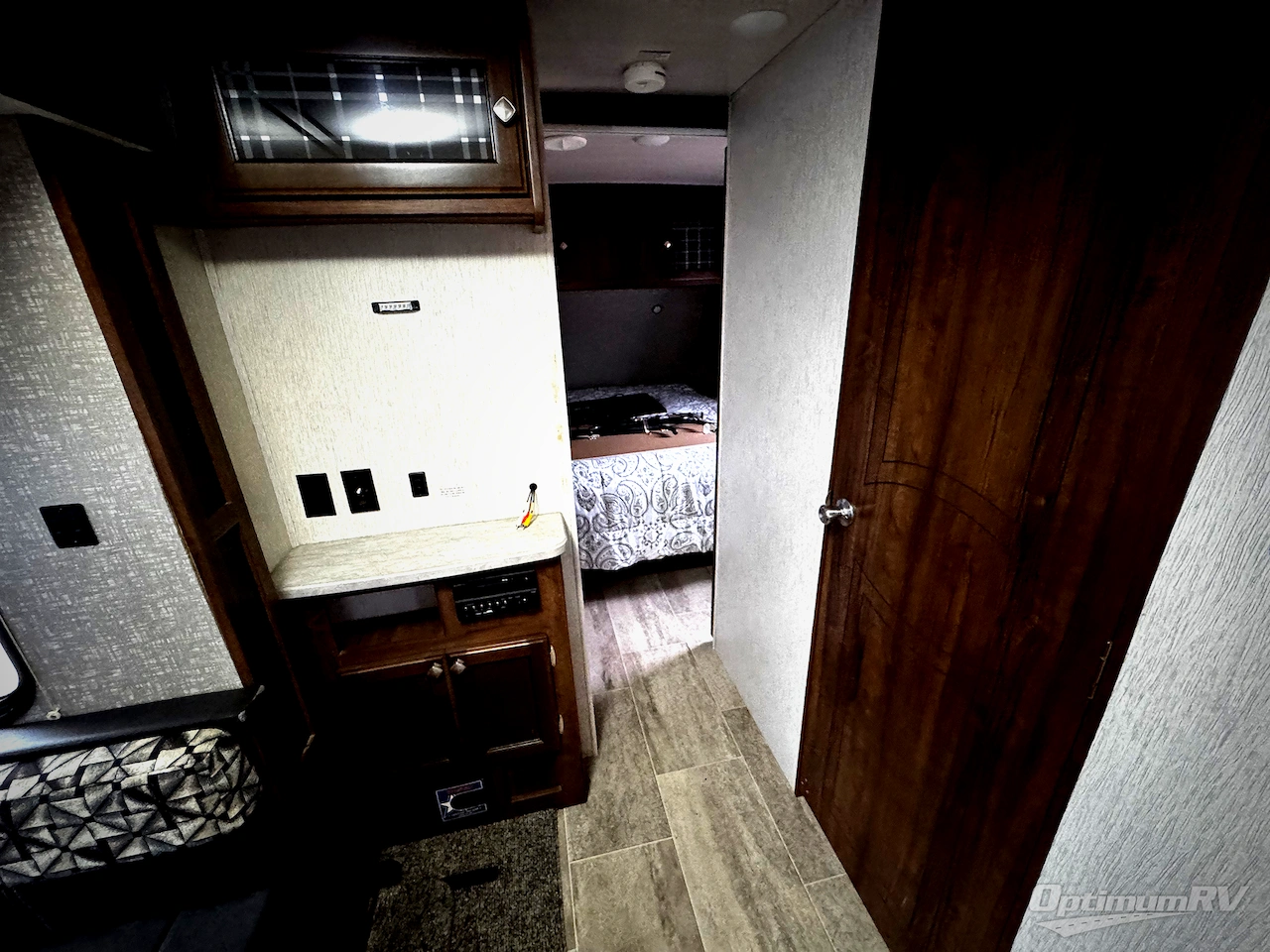 2018 Heartland Wilderness 2750RL Photo 6