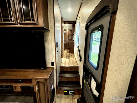 2021 KZ Durango Gold G391RKQ RV Photo 2