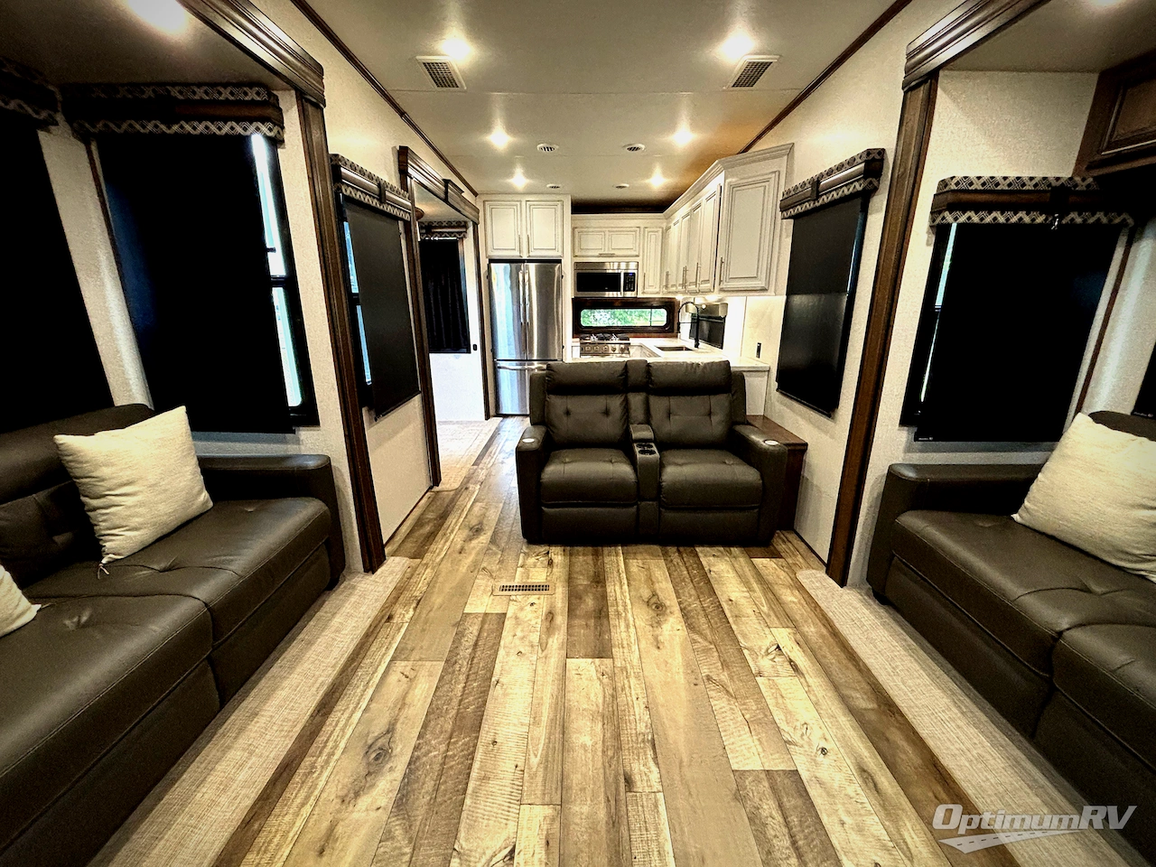 2021 KZ Durango Gold G391RKQ Photo 4