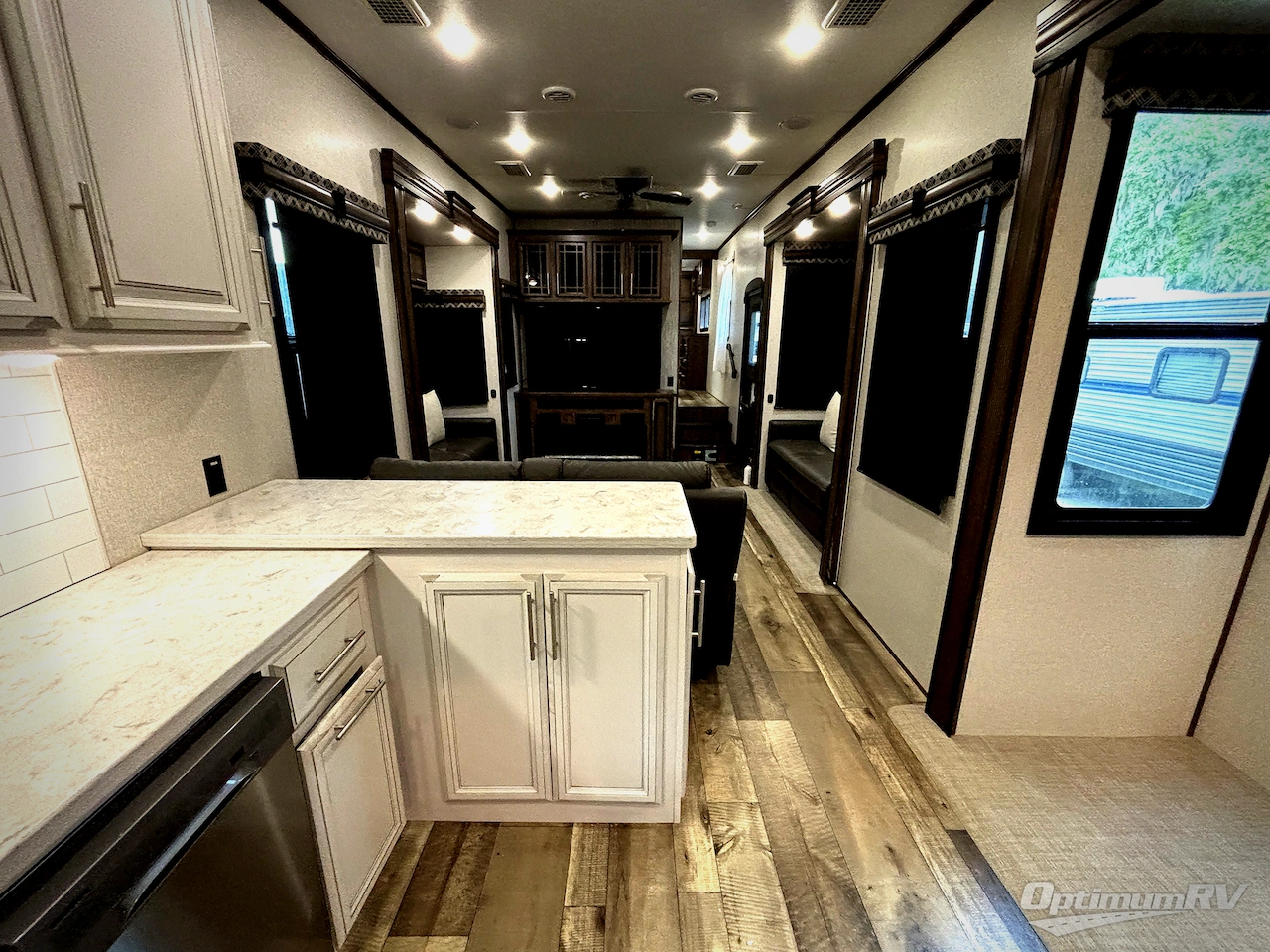 2021 KZ Durango Gold G391RKQ Photo 5