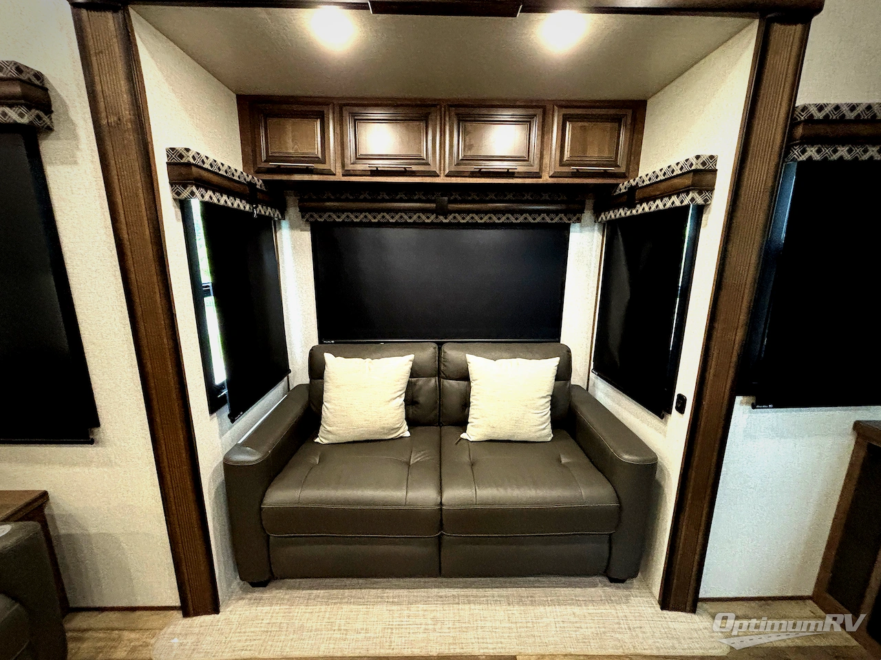 2021 KZ Durango Gold G391RKQ Photo 17