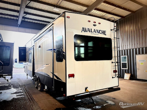 2018 Keystone Avalanche 366MB RV Photo 3