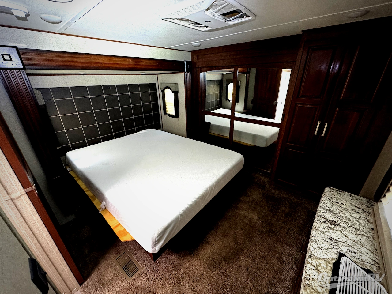 2018 Keystone Avalanche 366MB Photo 16