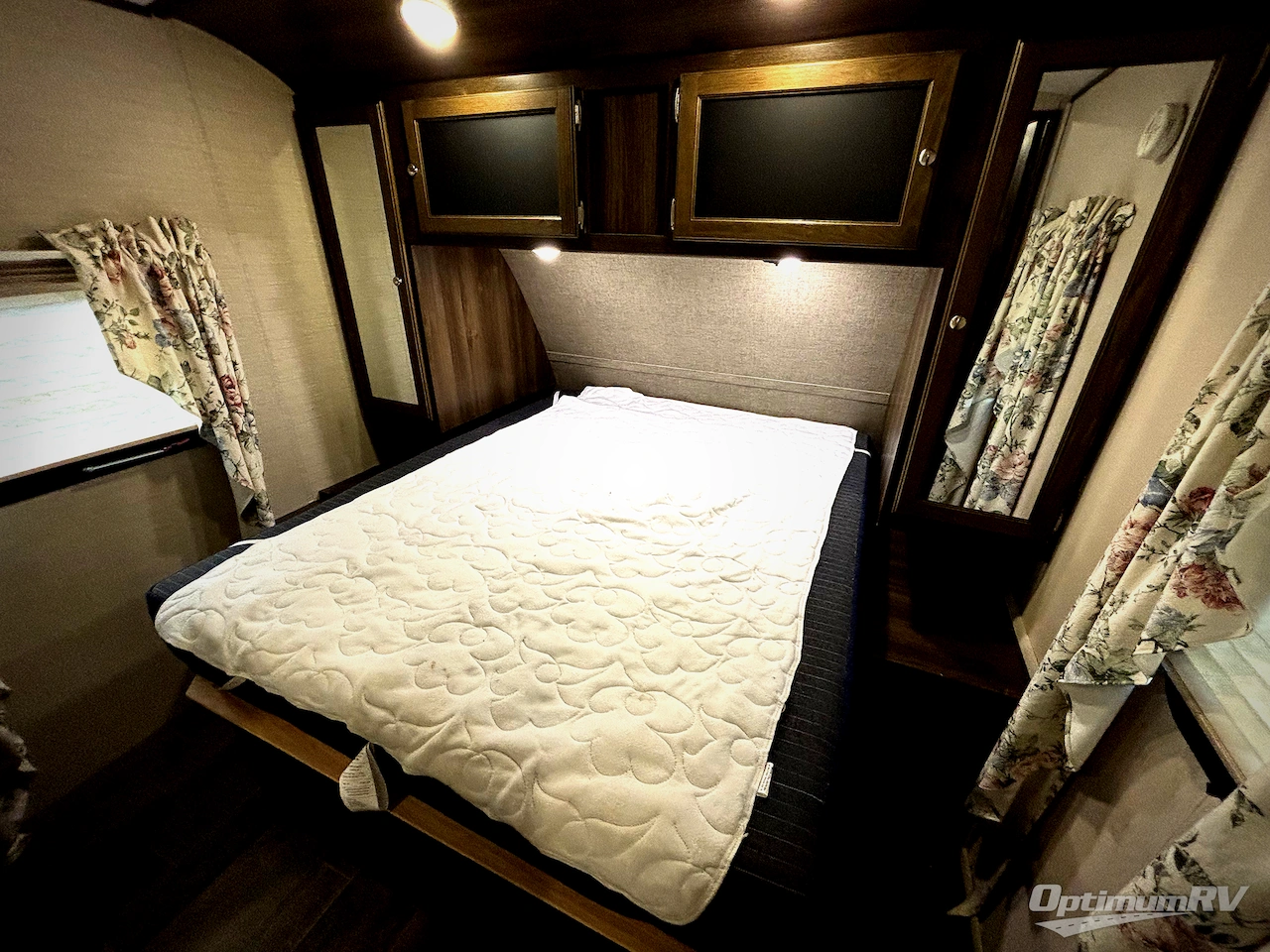 2017 Keystone Premier Ultra Lite 24RKPR Photo 7