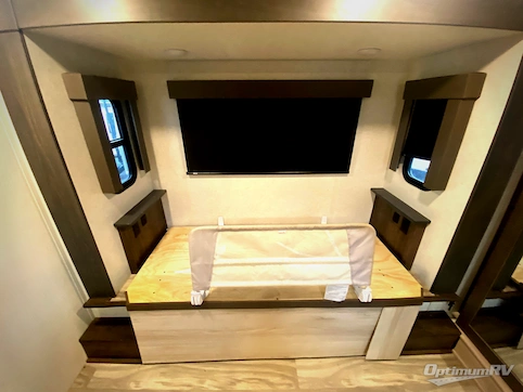 2022 Alliance Valor 42V13 RV Photo 4