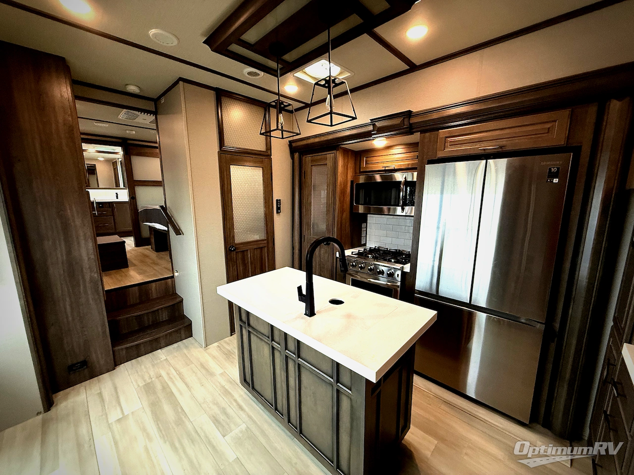 2021 Grand Design Solitude 380FL Photo 4