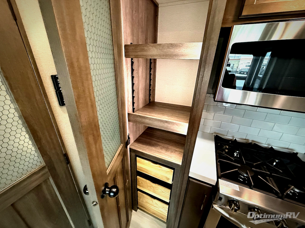 2021 Grand Design Solitude 380FL Photo 6