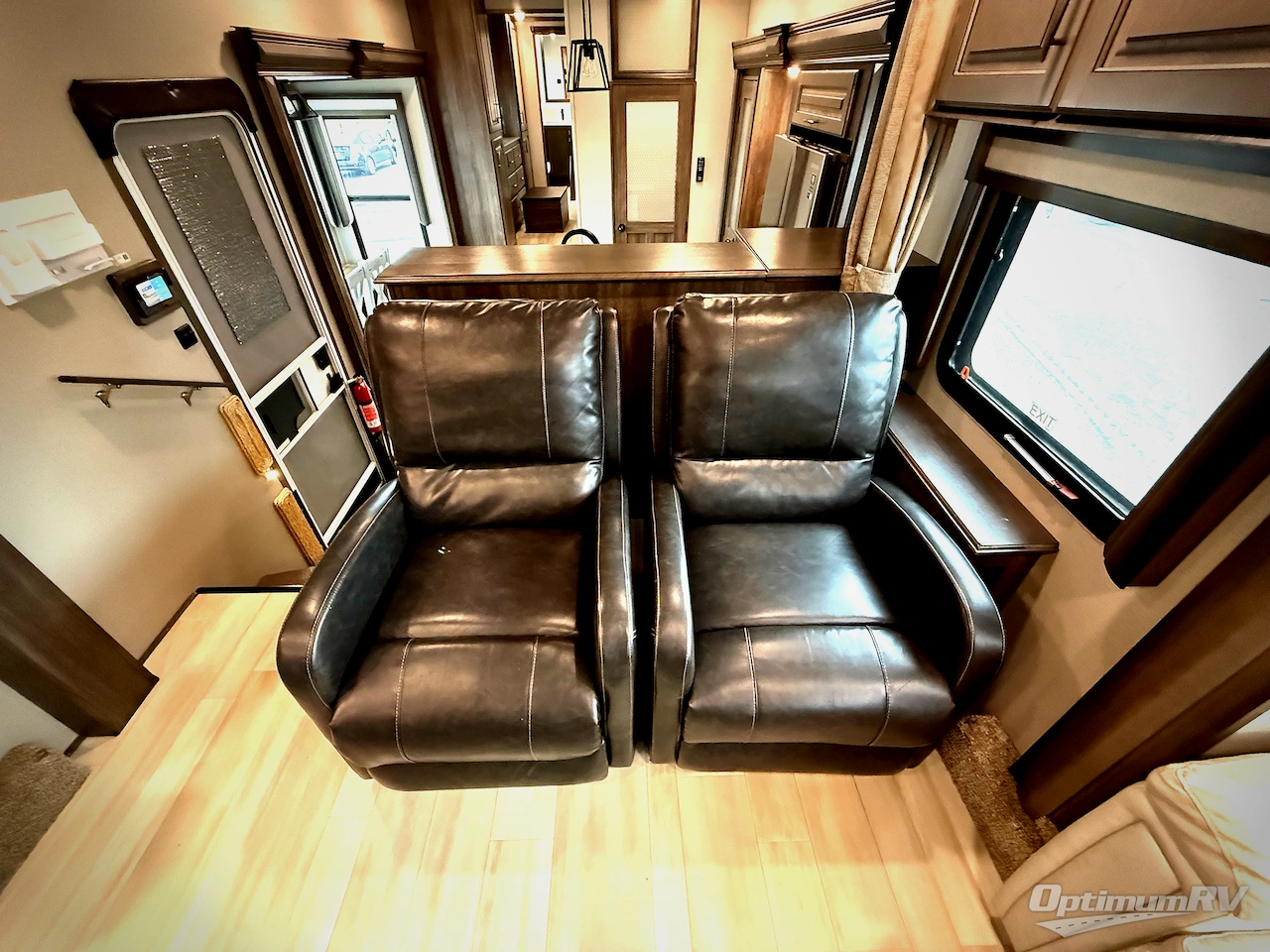 2021 Grand Design Solitude 380FL Photo 13