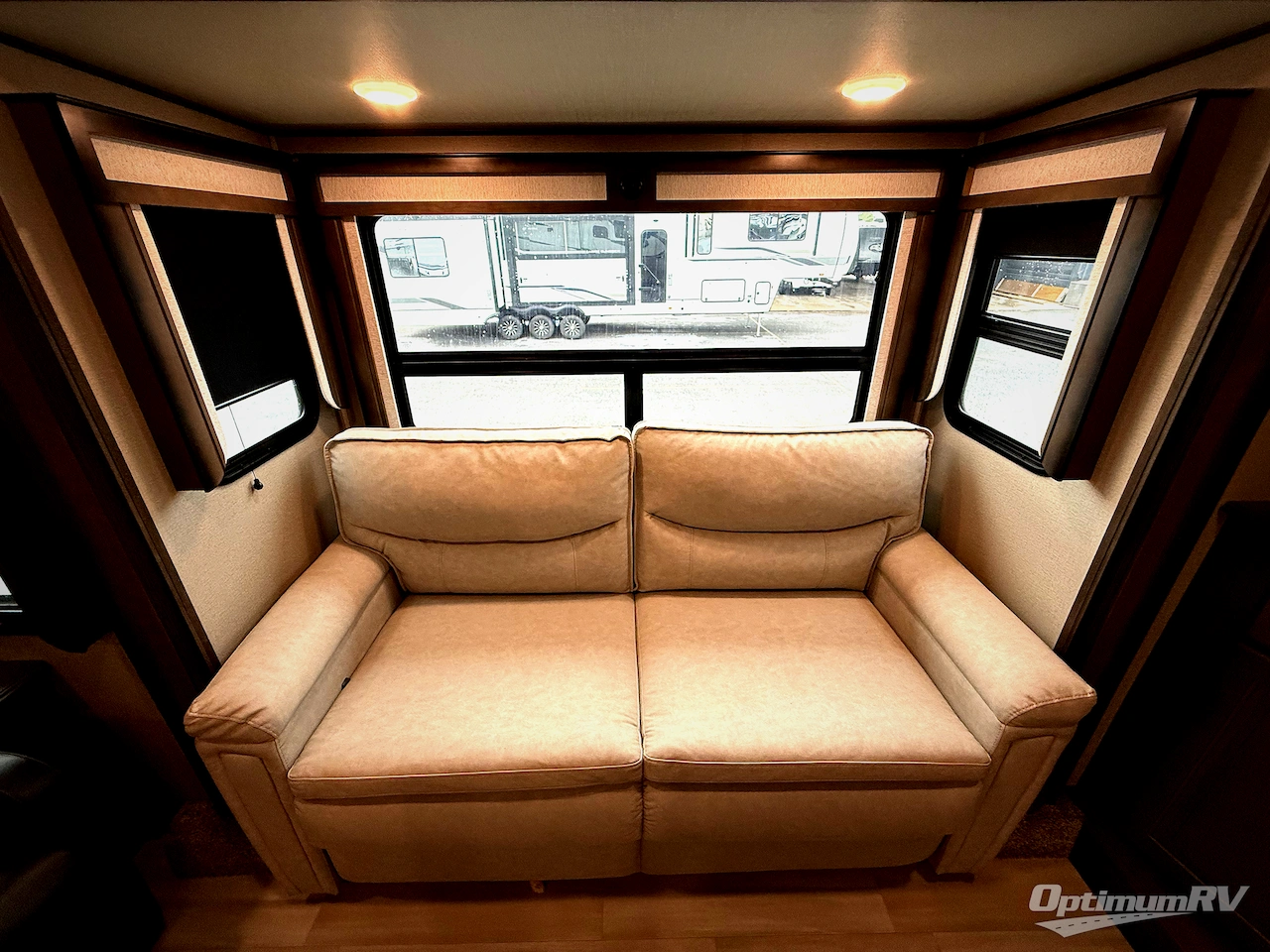 2021 Grand Design Solitude 380FL Photo 14