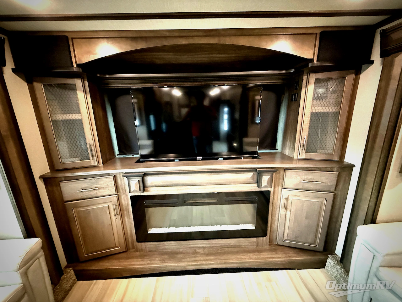 2021 Grand Design Solitude 380FL Photo 16