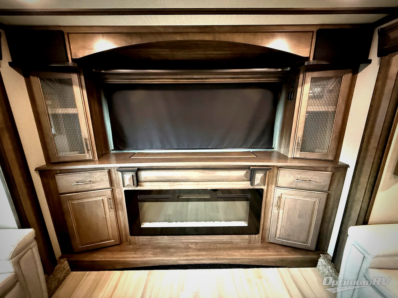 2021 Grand Design Solitude 380FL Photo 17
