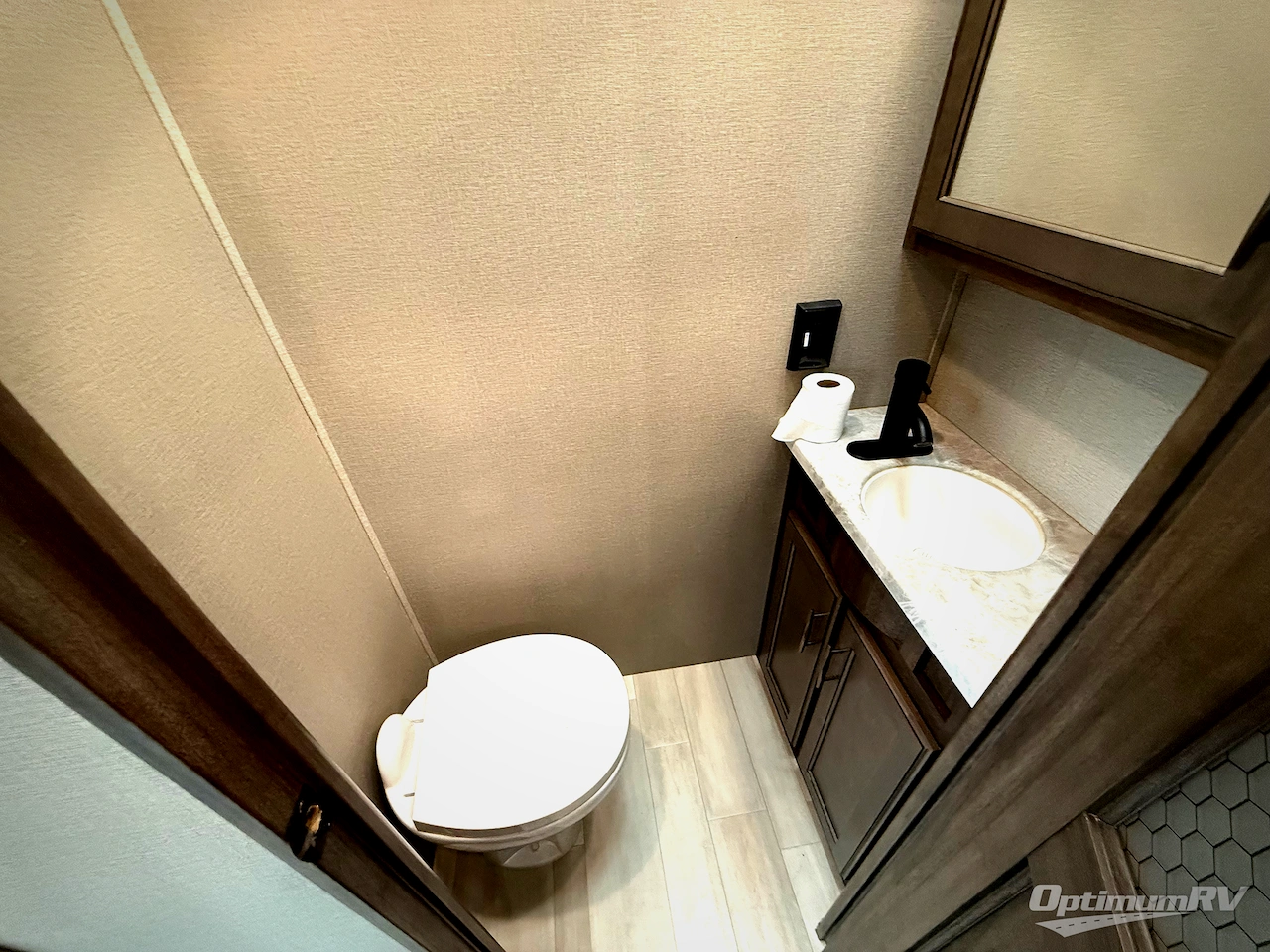 2021 Grand Design Solitude 380FL Photo 19