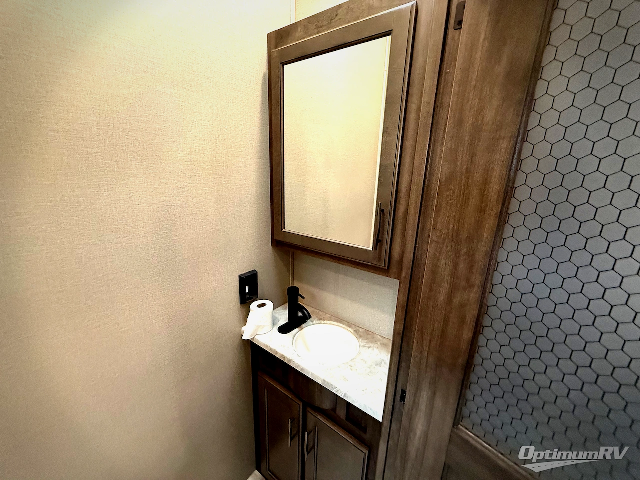2021 Grand Design Solitude 380FL Photo 20