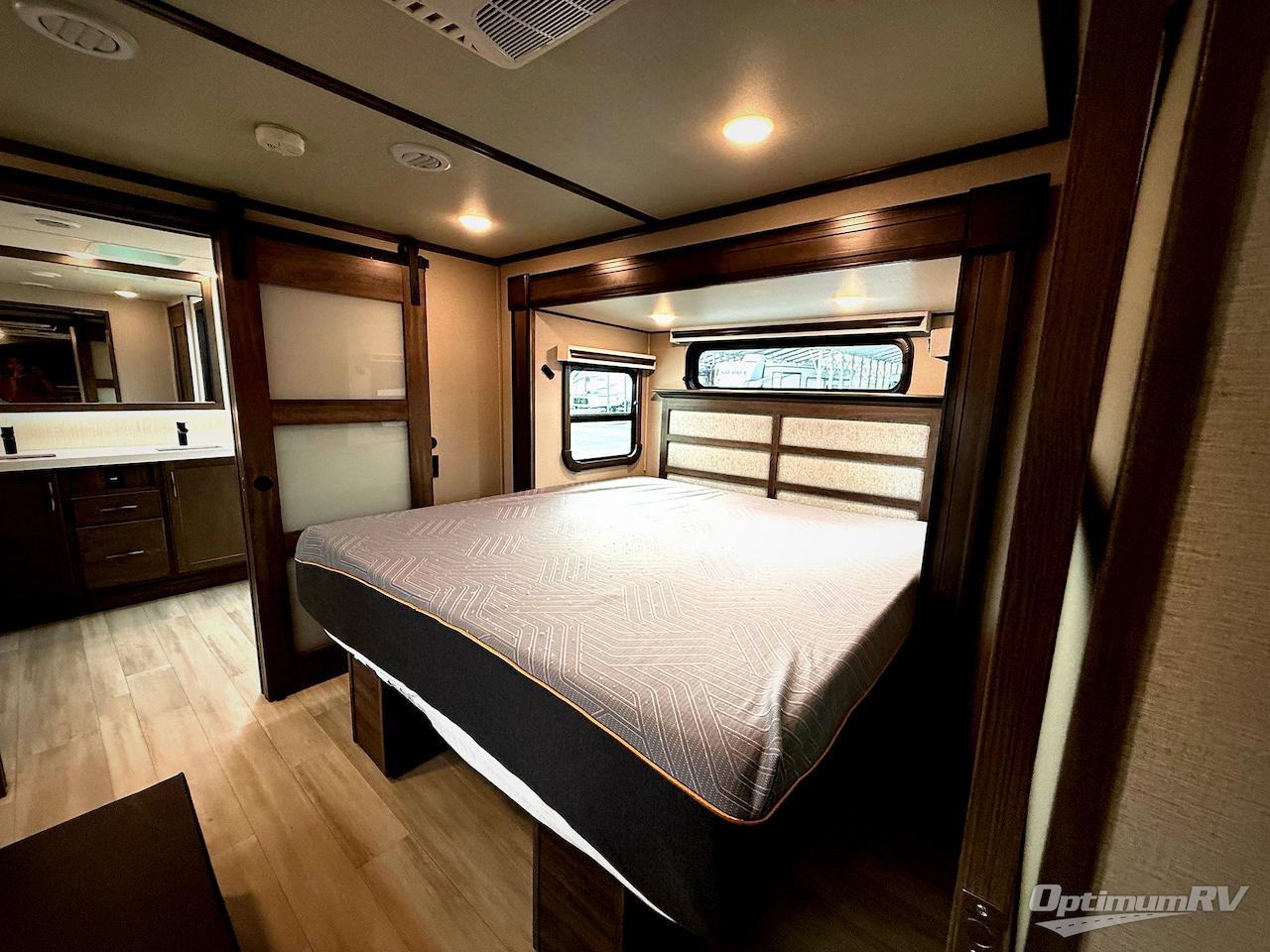 2021 Grand Design Solitude 380FL Photo 21