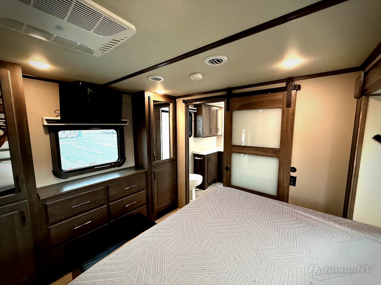 2021 Grand Design Solitude 380FL Photo 22