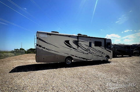 2022 Fleetwood Fortis 32RW RV Photo 2