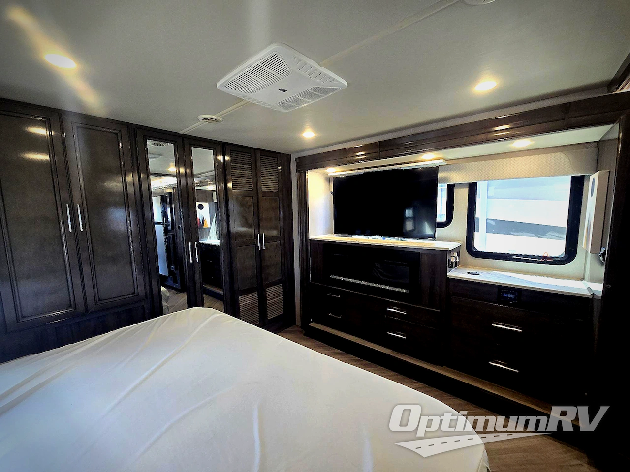 2022 Fleetwood Fortis 32RW Photo 10