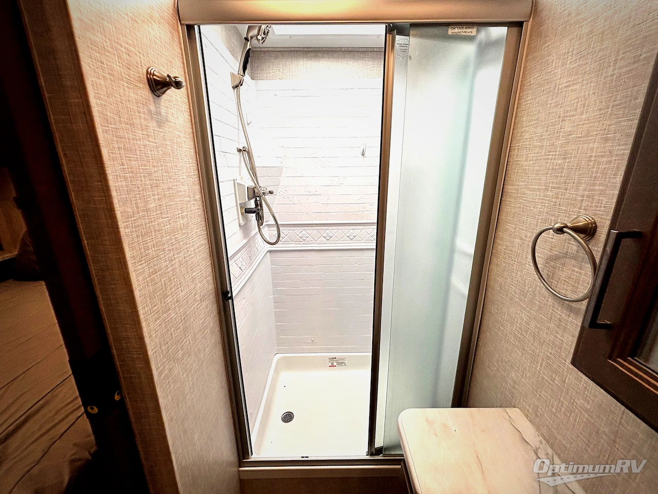 2022 Thor Hurricane 35M Photo 19