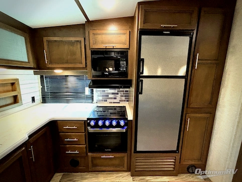 2020 Keystone Cougar Half-Ton 29MBS RV Photo 4