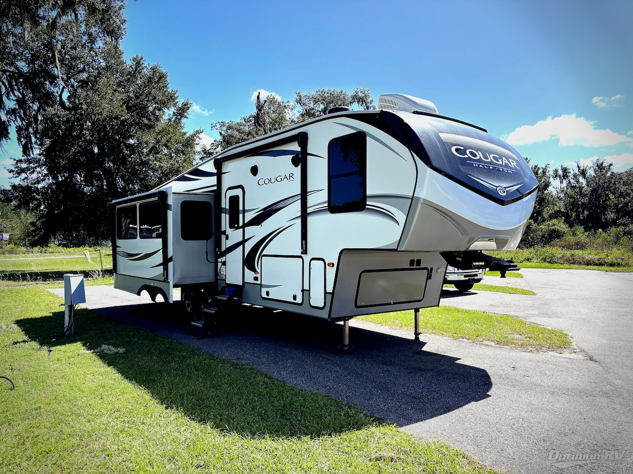 2020 Keystone Cougar Half-Ton 29MBS Photo 1