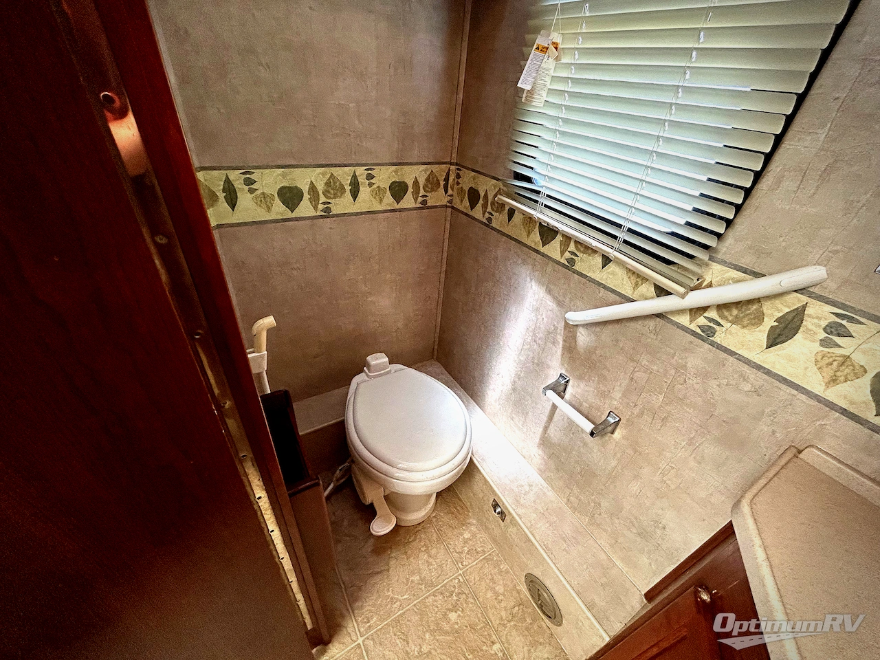 2006 Fleetwood Expedition 38S Photo 18