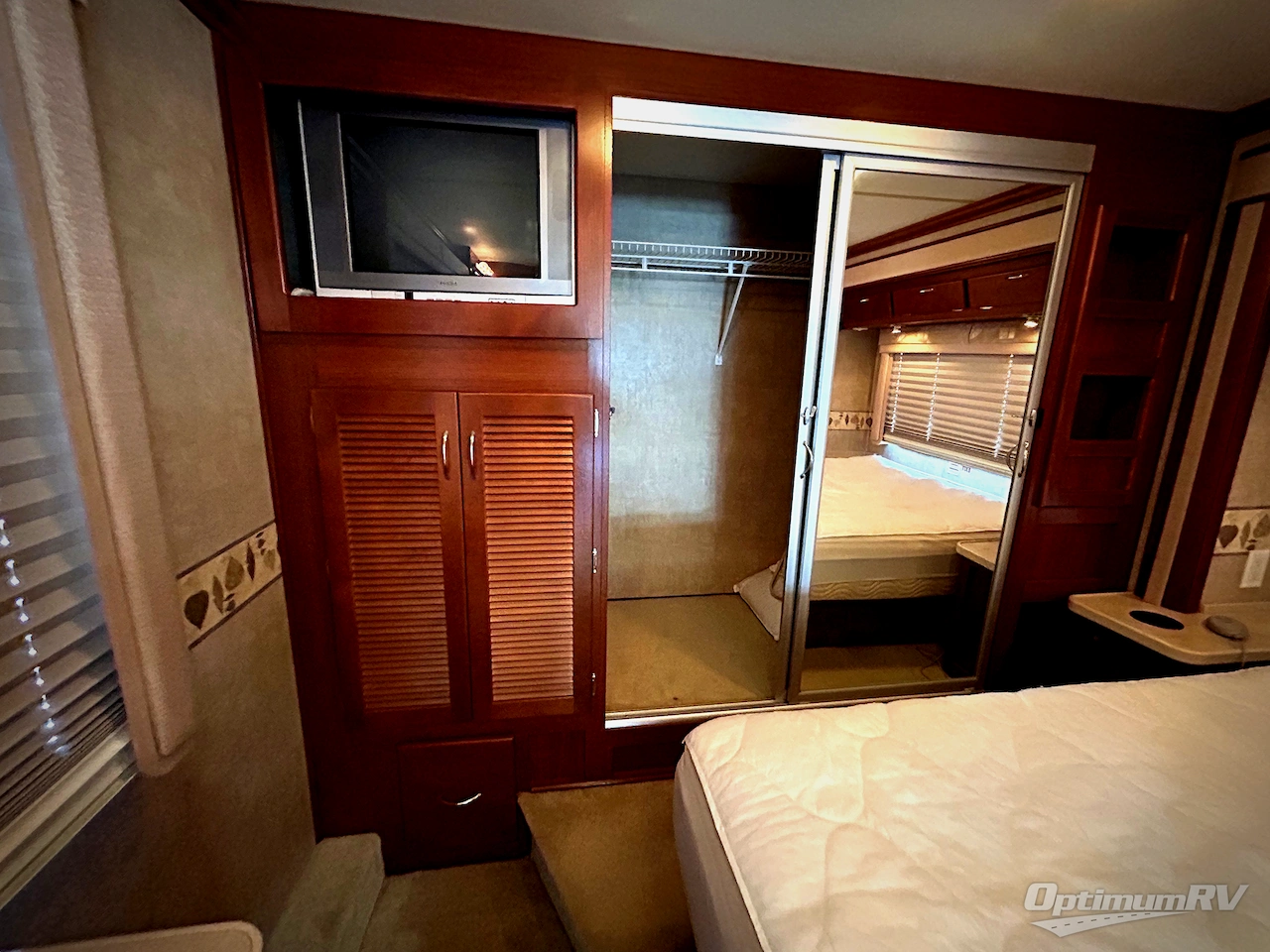 2006 Fleetwood Expedition 38S Photo 24