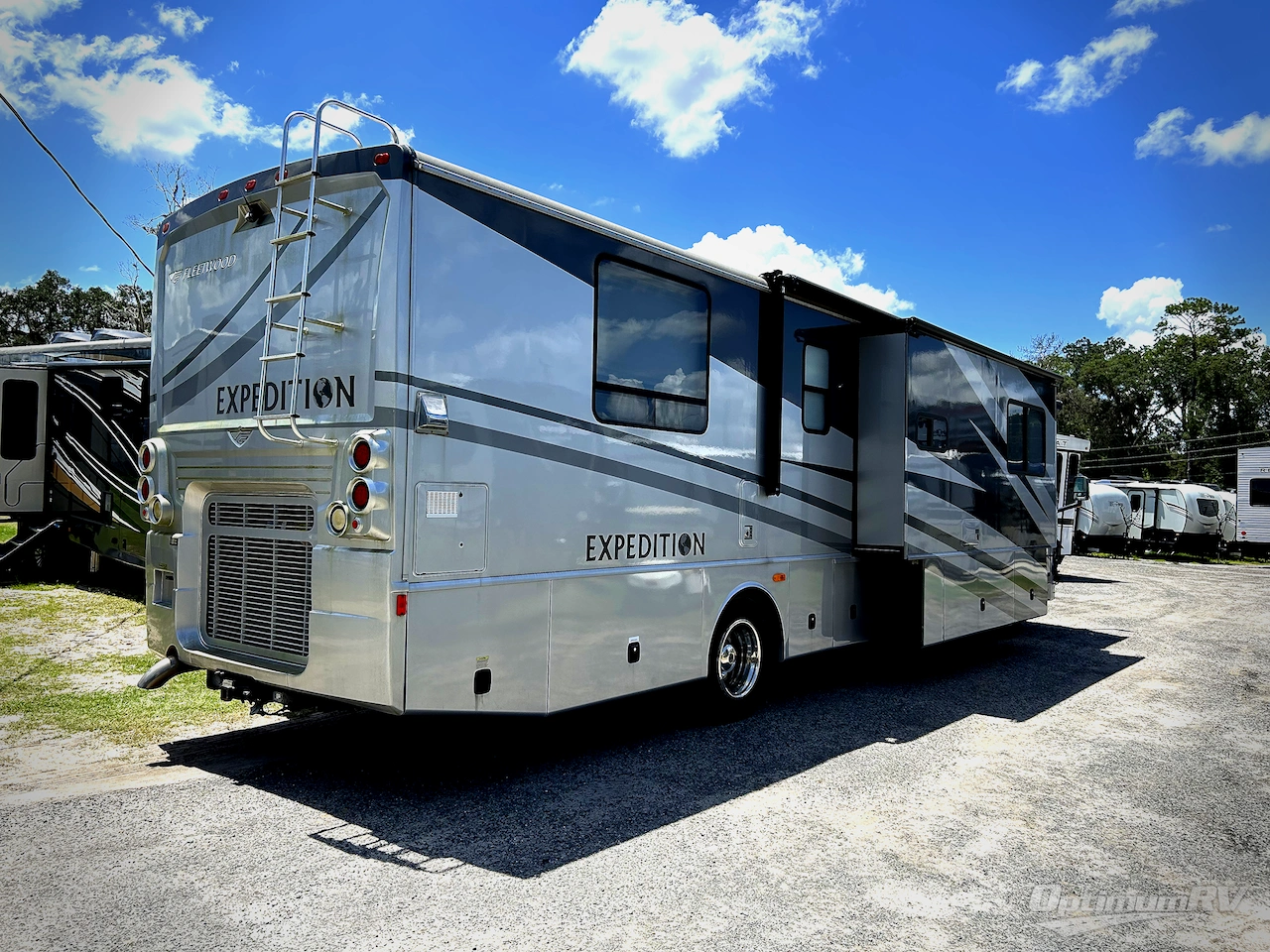 2006 Fleetwood Expedition 38S Photo 2