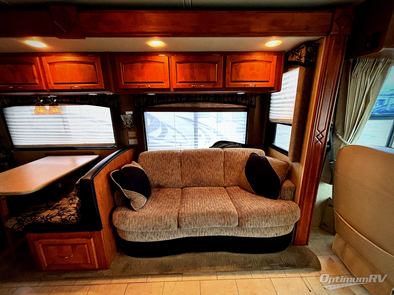 2009 Monaco Cayman 37PBQ Photo 5