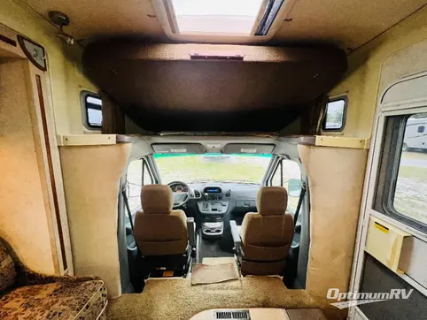 2006 Itasca Navion 23H RV Photo 2