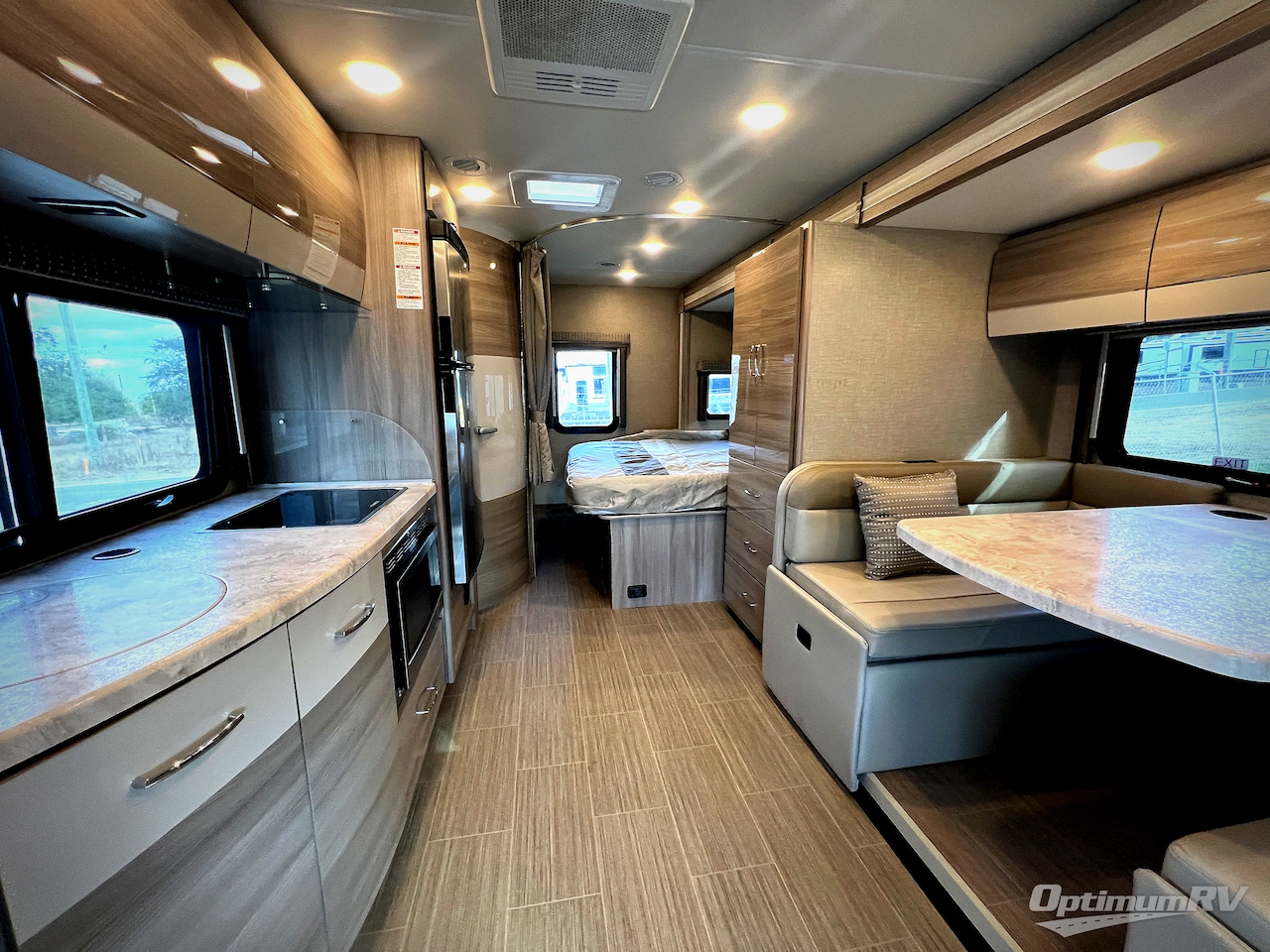 2023 Thor Tiburon Sprinter 24TT Photo 24