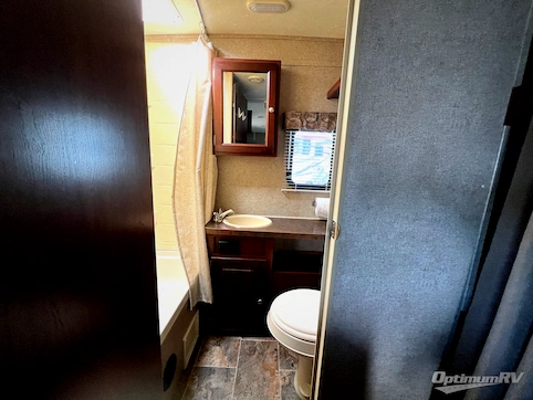 2016 Forest River Rockwood Mini Lite 2306 RV Photo 4