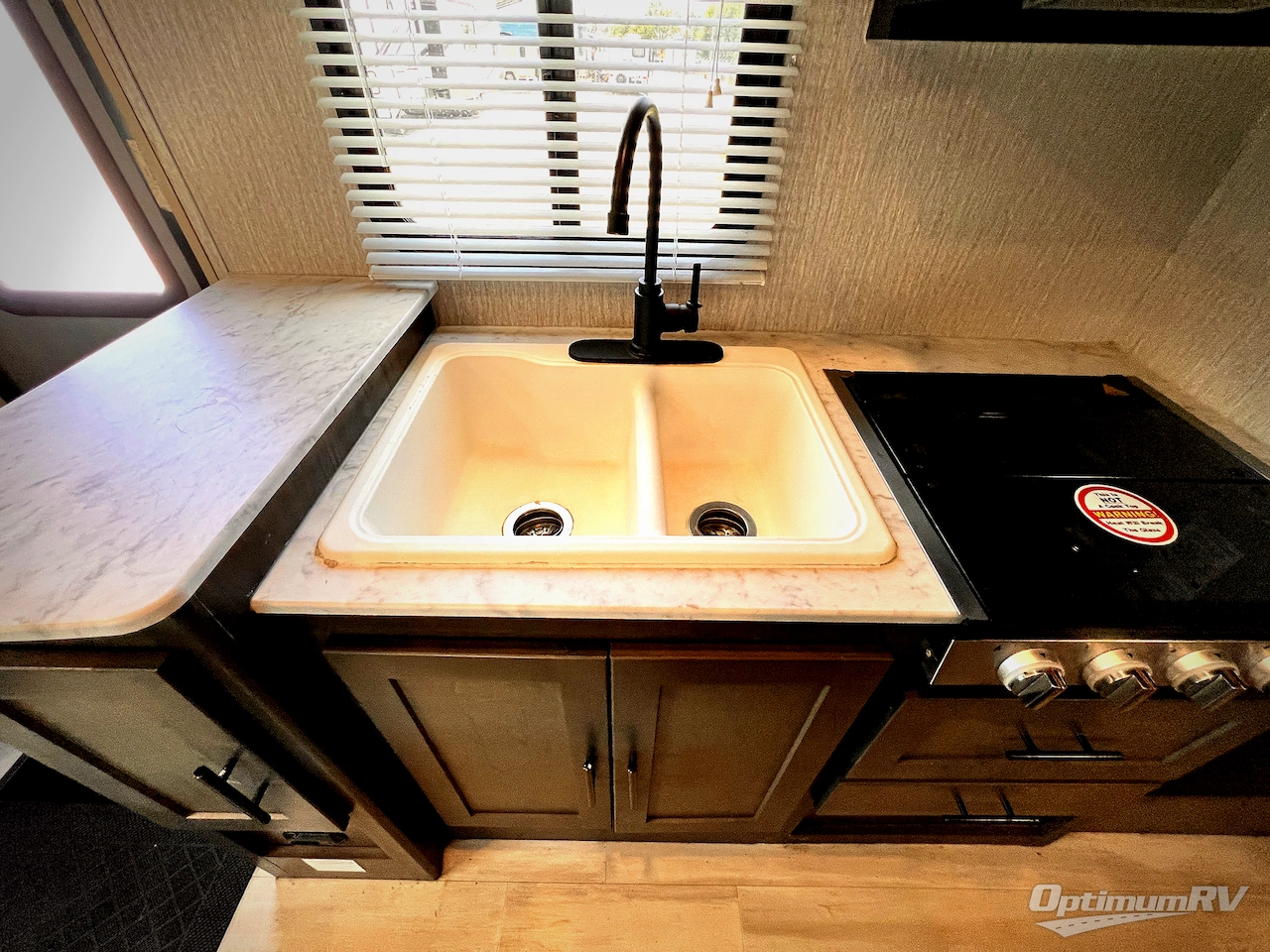 2023 Coachmen Leprechaun 220XG Ford 450 Photo 10