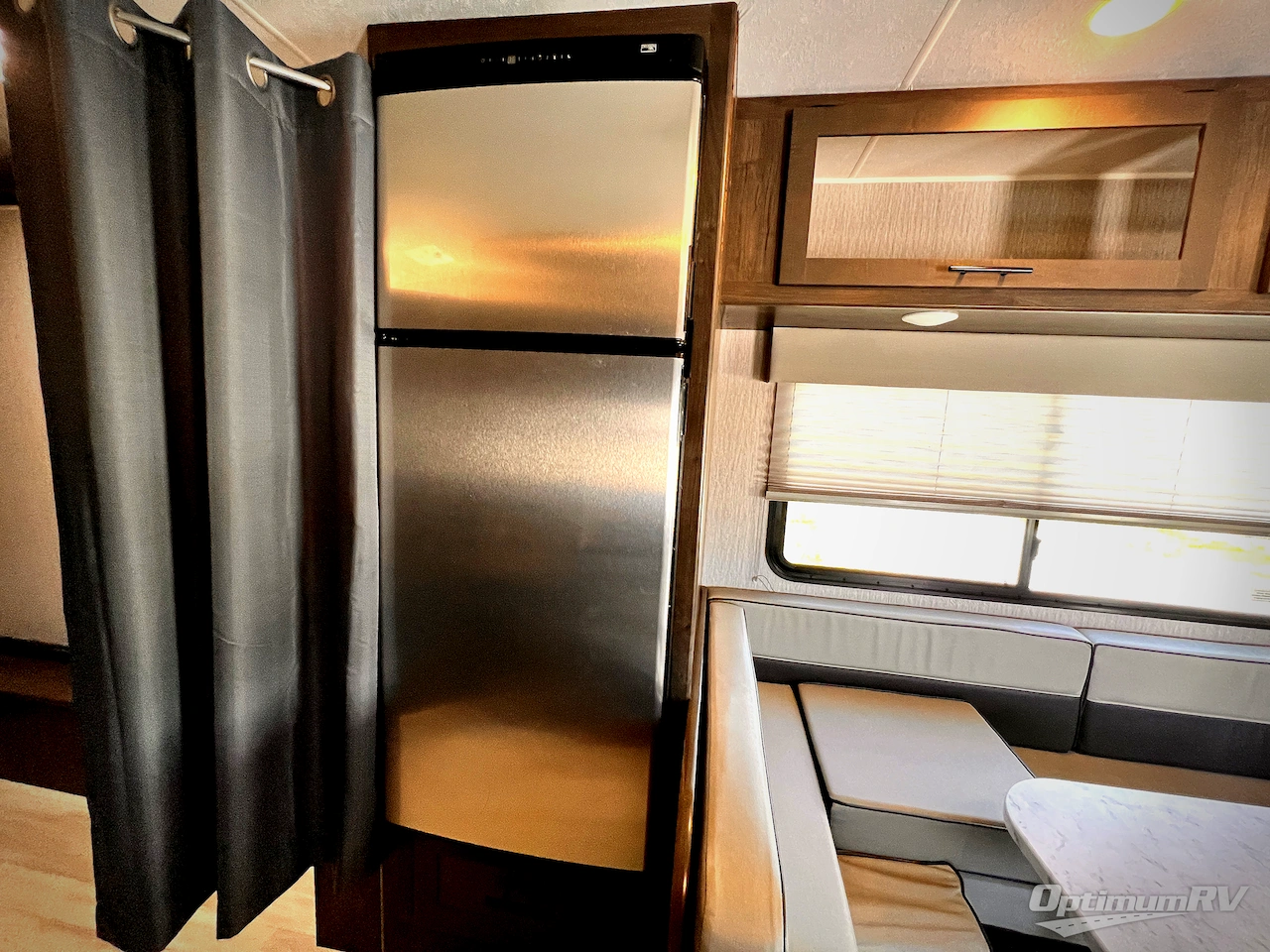 2023 Coachmen Leprechaun 220XG Ford 450 Photo 14