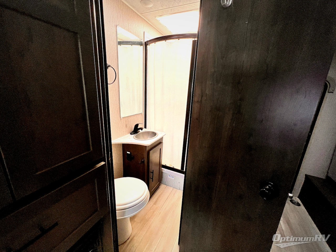 2023 Coachmen Leprechaun 220XG Ford 450 Photo 19