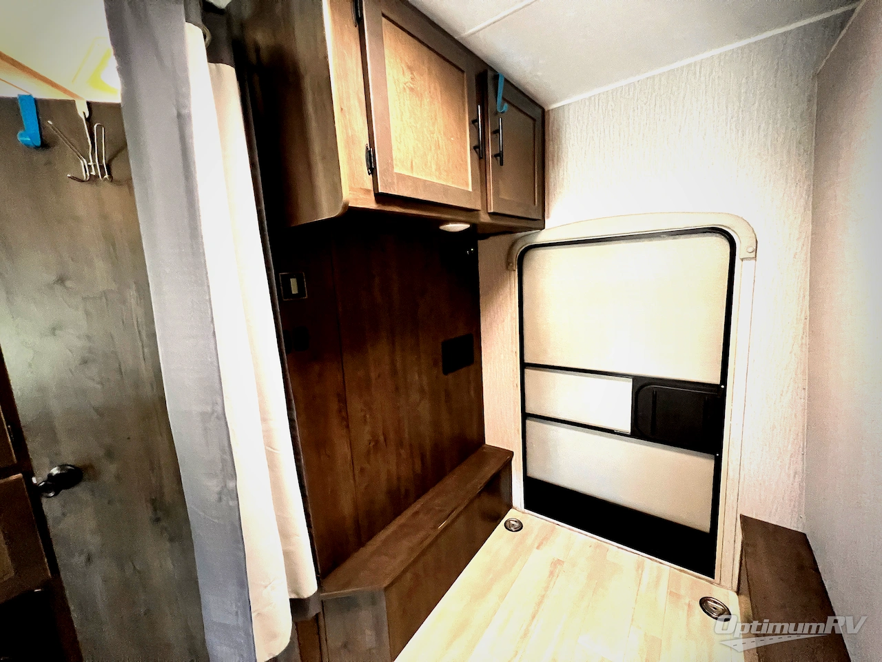 2023 Coachmen Leprechaun 220XG Ford 450 Photo 18