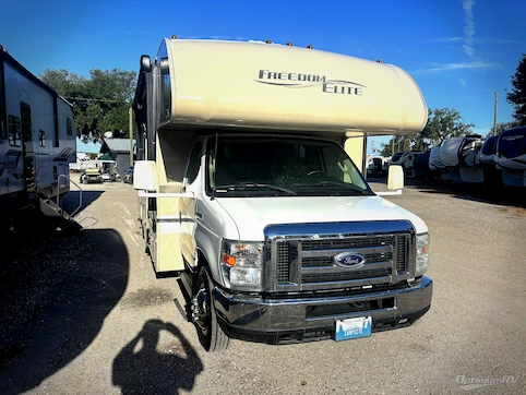 Used 2017 Thor FREEDOM ELITE 29FE Featured Photo