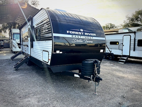 Used 2026 East To West Della Terra 275BH Featured Photo