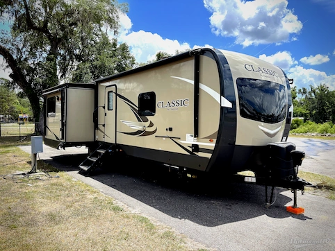 Used 2019 Forest River Flagstaff Classic Super Lite 832IKBS Featured Photo