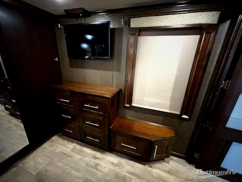 2017 VanLeigh Vilano 325RL RV Photo 3