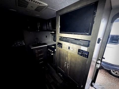 2019 Forest River Flagstaff Micro Lite 25FBLS RV Photo 2